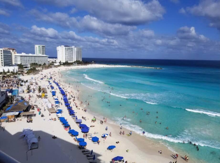 Beach Front Renewed Apartment Cancun Luaran gambar