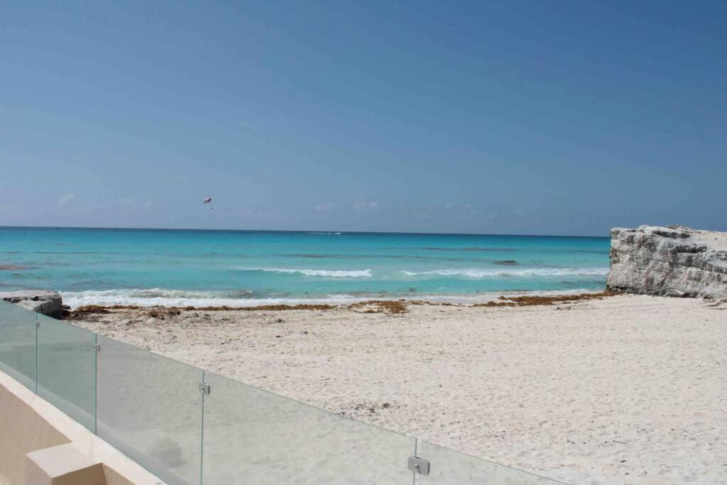 Beach Front Renewed Apartment Cancun Luaran gambar